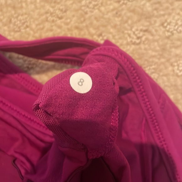 Lululemon tank top with built in bra - Picture 5 of 5